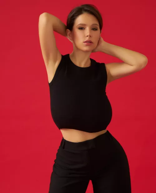 Here is the proof that it is possible to have big breasts and not wear a bra ! by milvelb