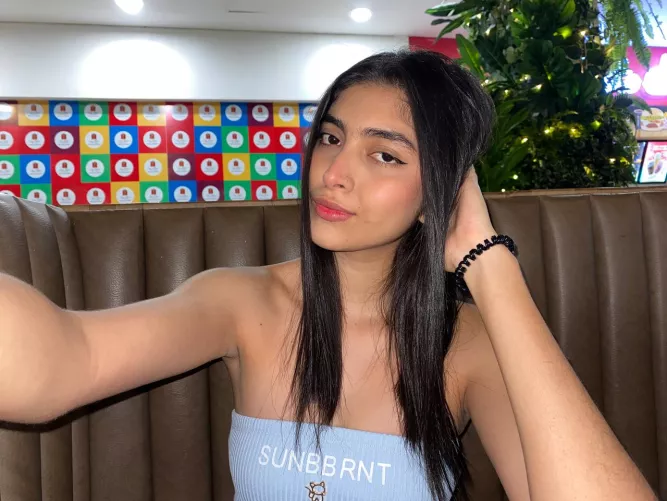 I feel pretty and sexy here by mrjamessimIn_S