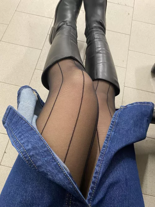 My legs it’s very tight by NatyBond_OF