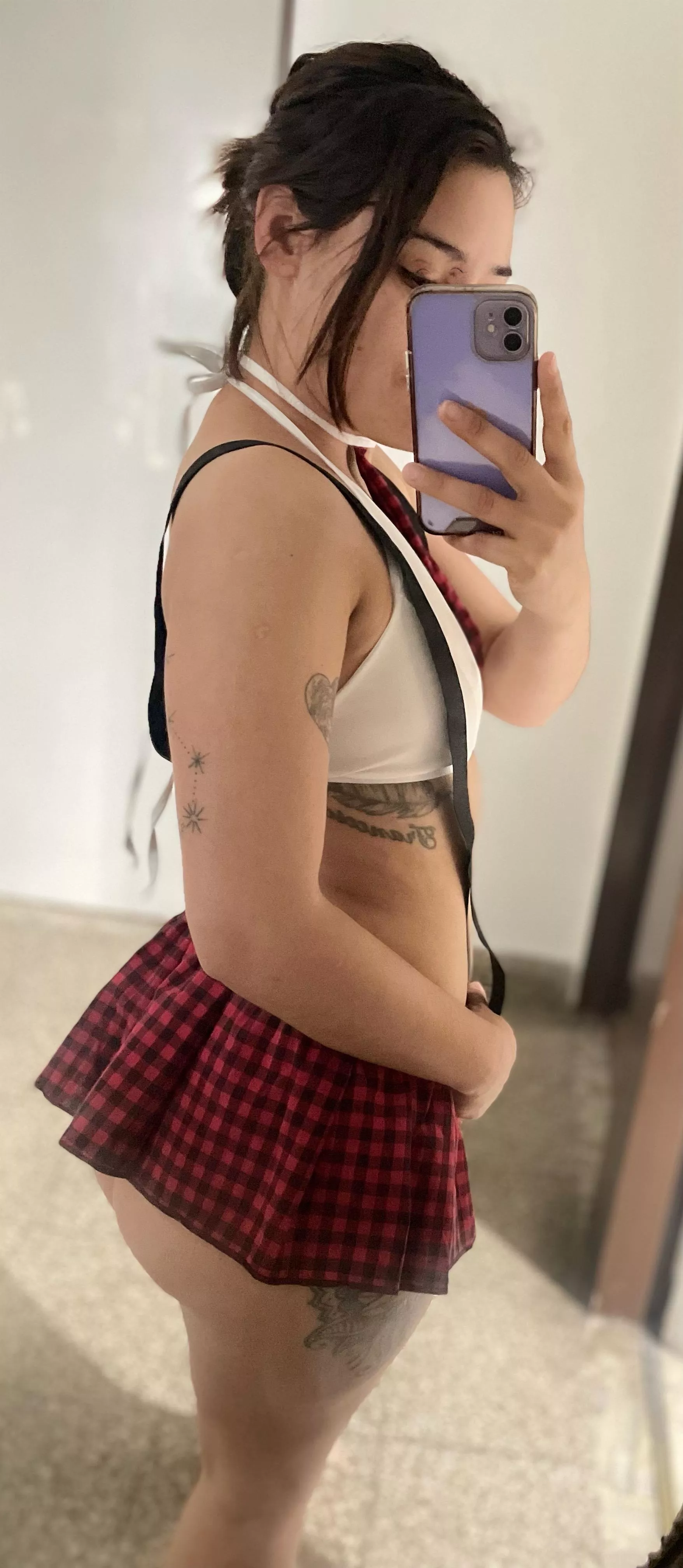 my selfies last more than you posted by Low-Worry-1511