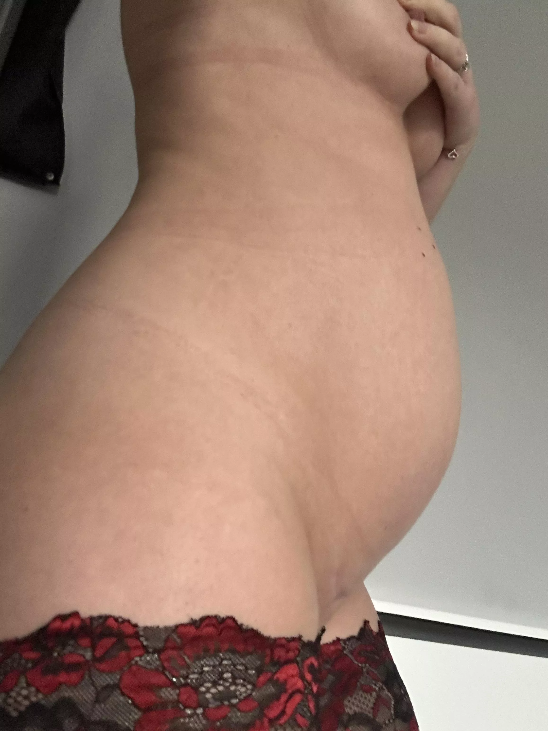 Pregnancy glow posted by laurarosevip