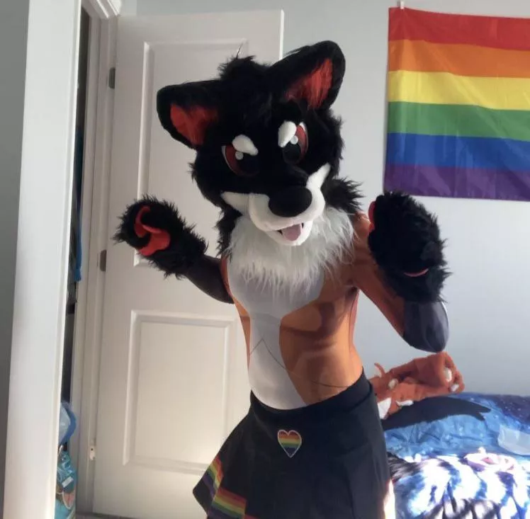 Ready to pounce this FursuitFriday! posted by Zachcraftone