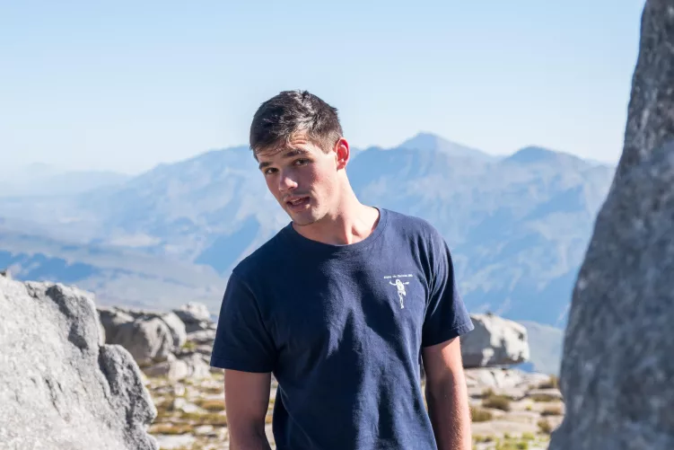 Sneaky looks! by Hiker_West