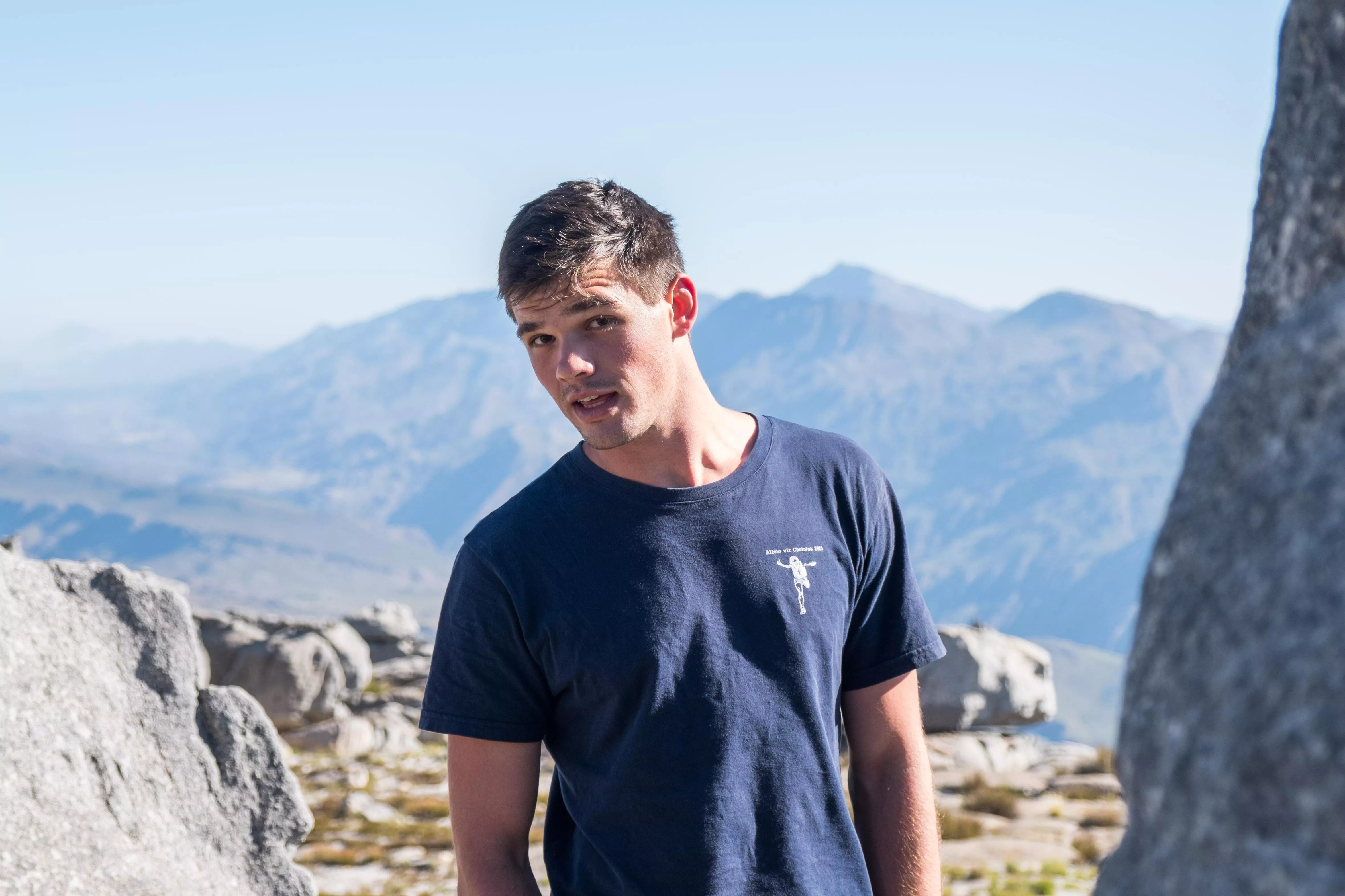 Sneaky looks! posted by Hiker_West