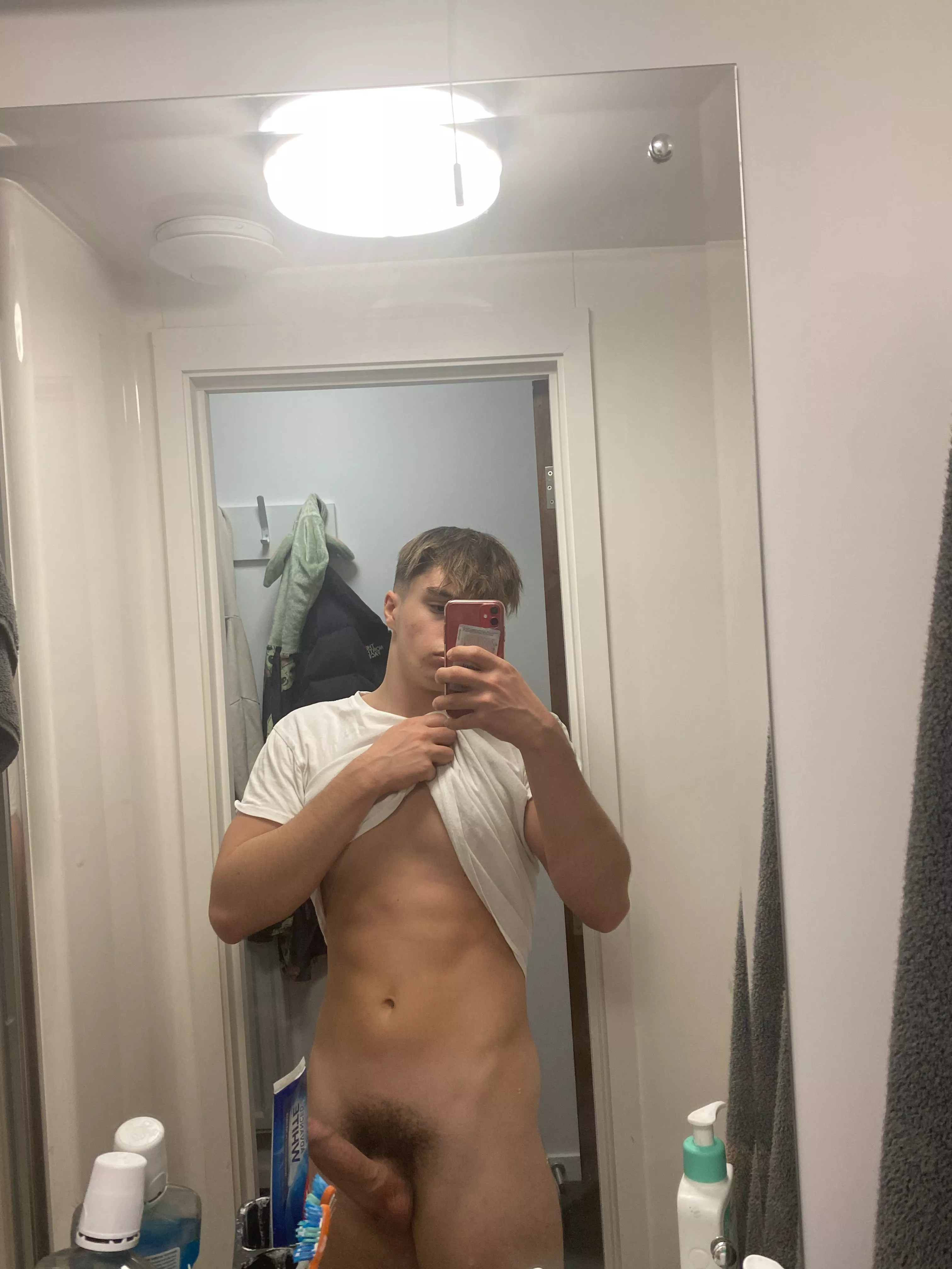 who wants to snap ? posted by accordiginvite53