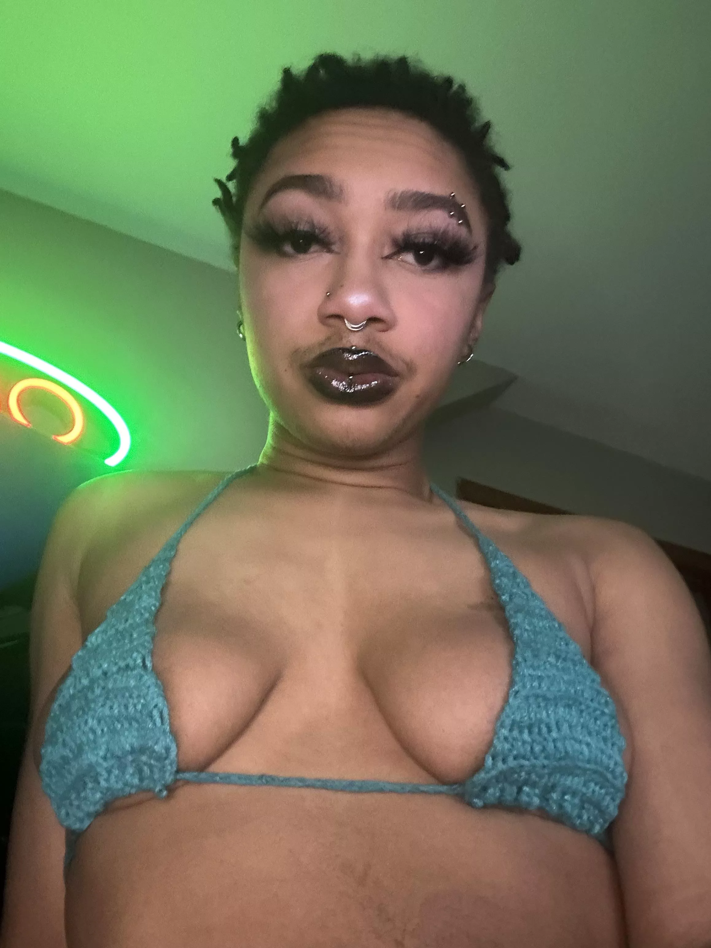 would you date me? posted by ftmt4t