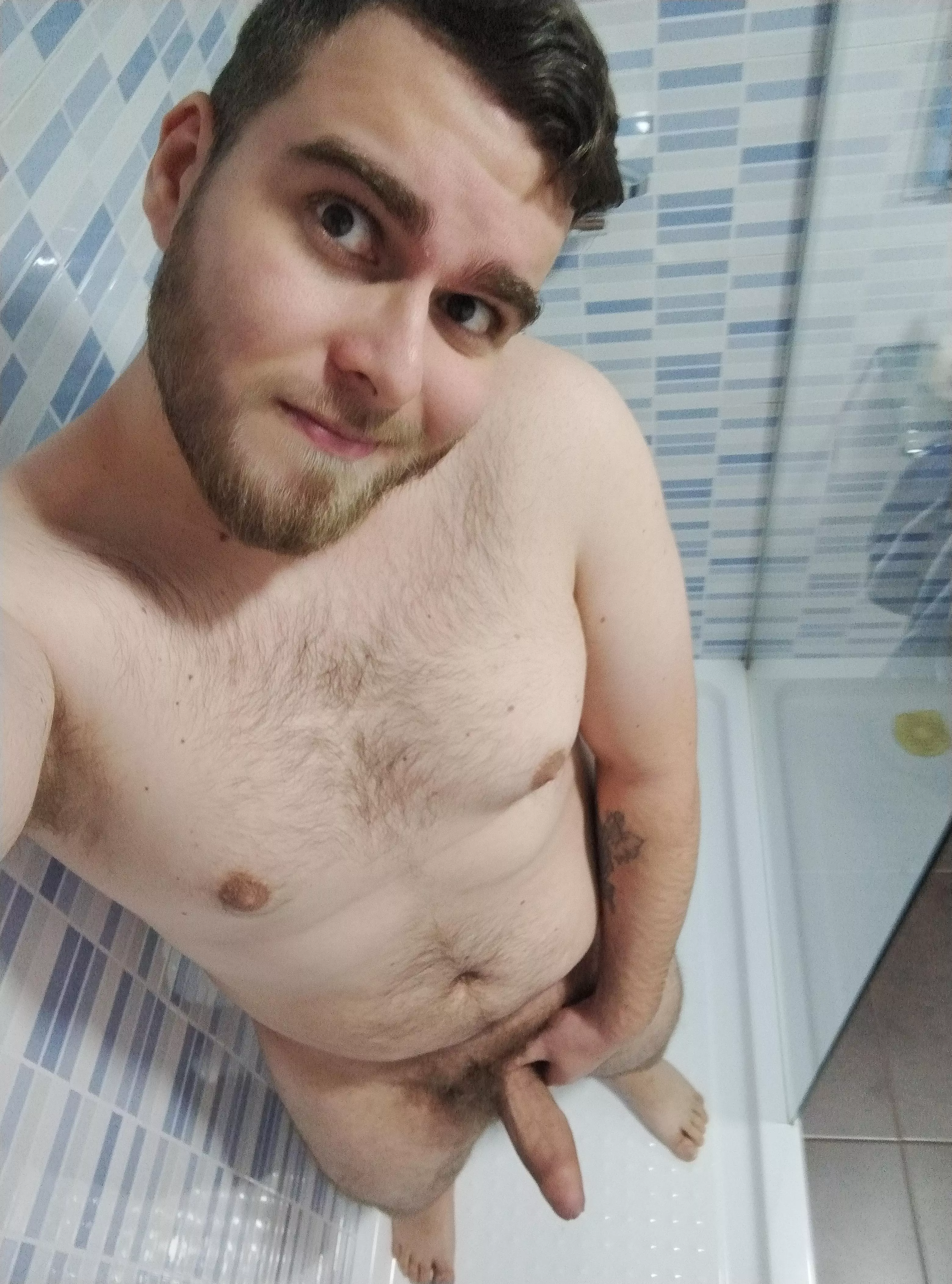 Another day I shower alone 😭 posted by CattleMore6991