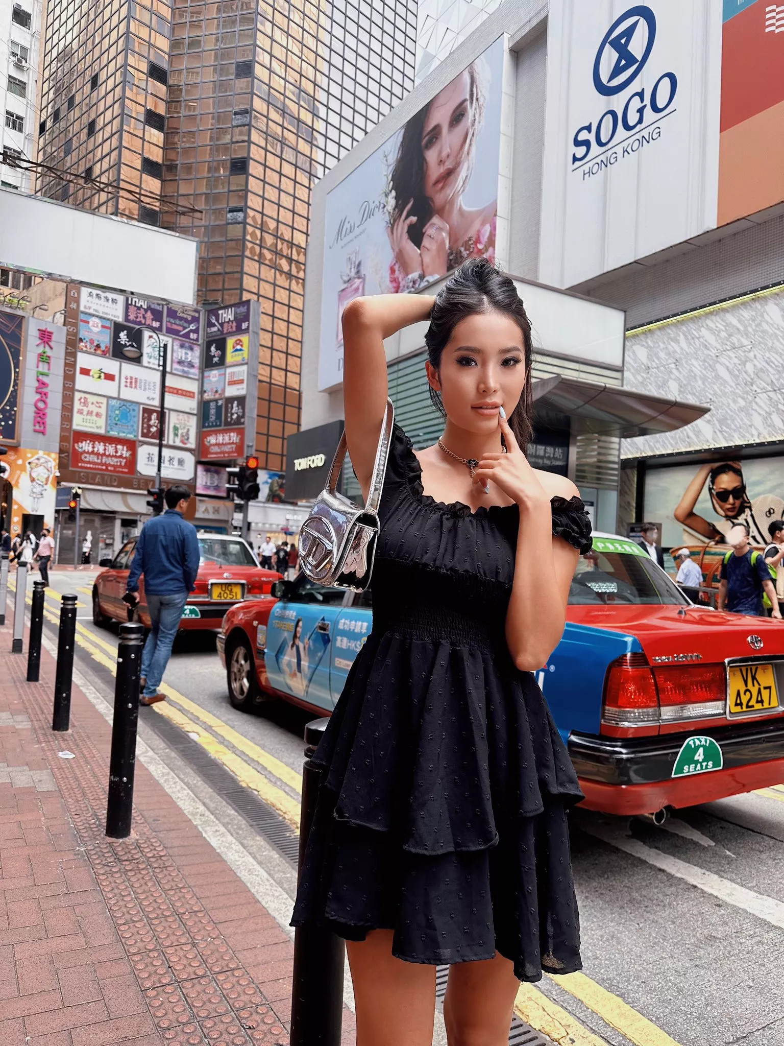 Black dress posted by PornJunkie12