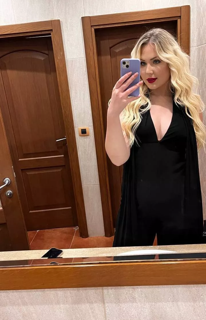 Do i look hot in this outfit? posted by BluebirdReasonables