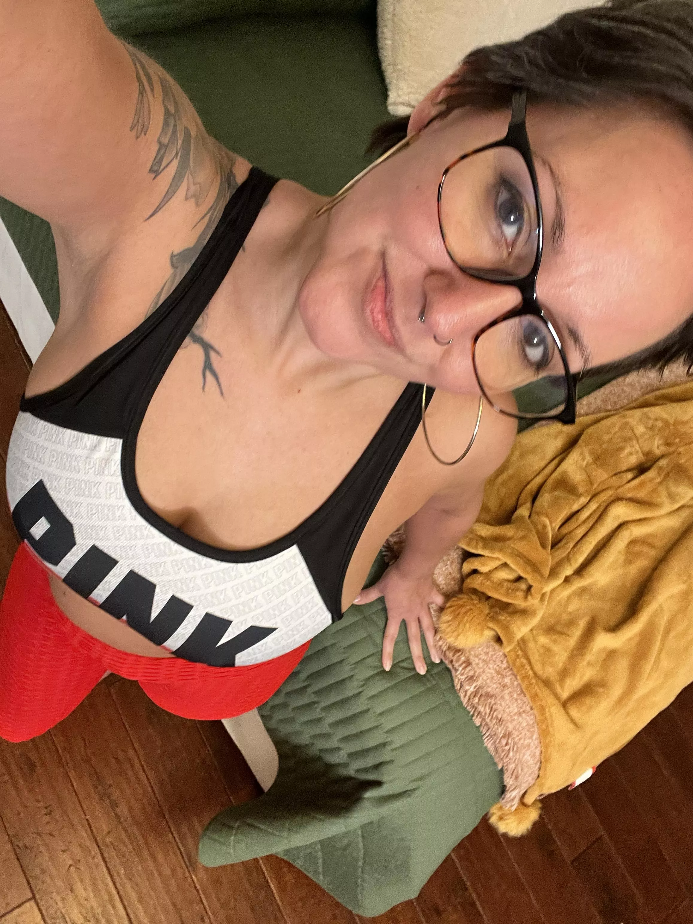 I like me in glasses posted by Astraea_ann