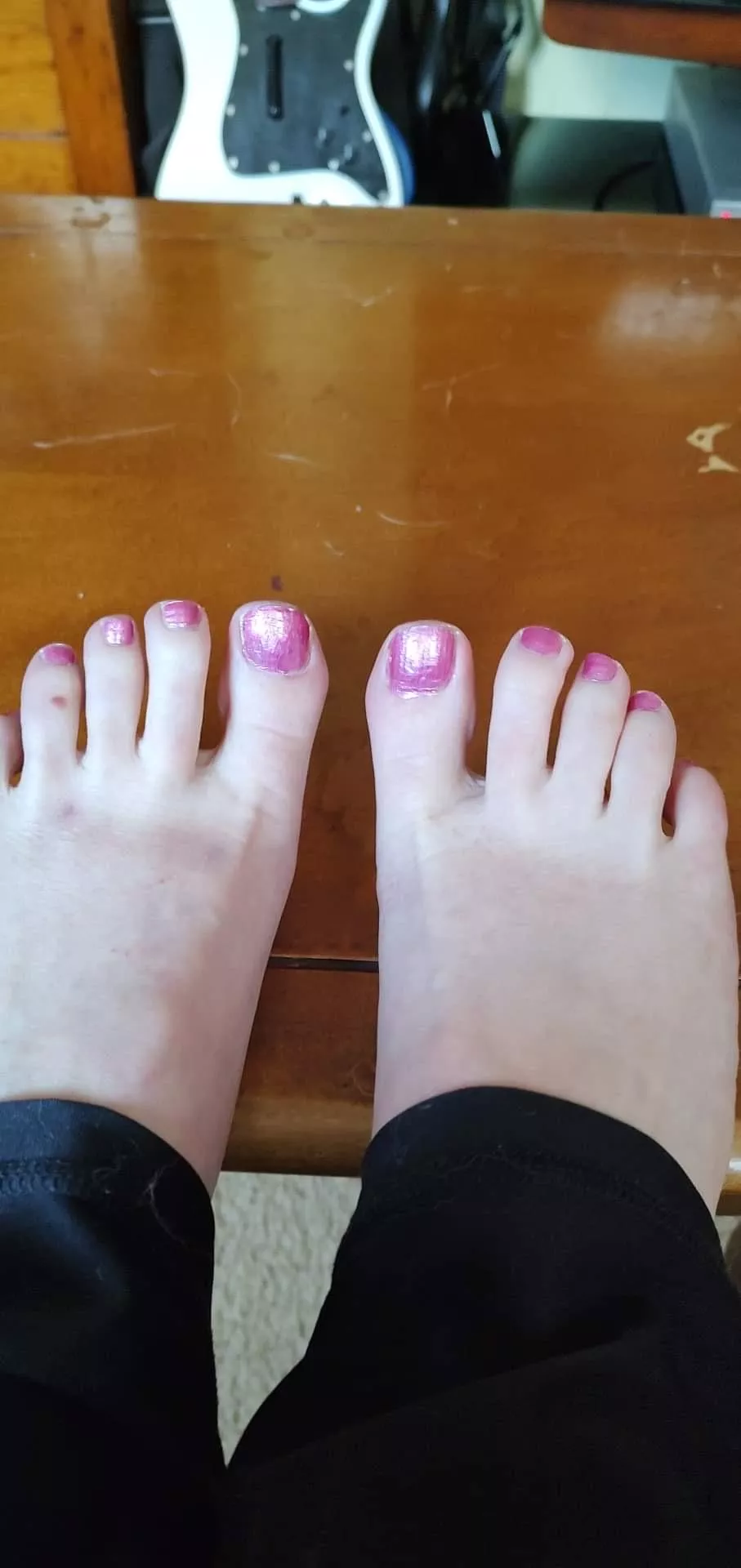 I love my pretty pink toenails posted by icing_25