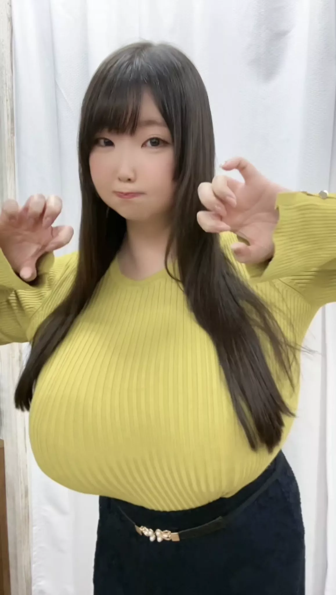 Japanese girl busting stereotypes posted by Desecr8or