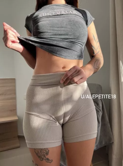 kiss both my lips by alepetite18