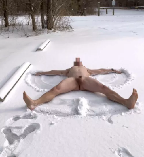 Sooooo cold! by publicnudefan