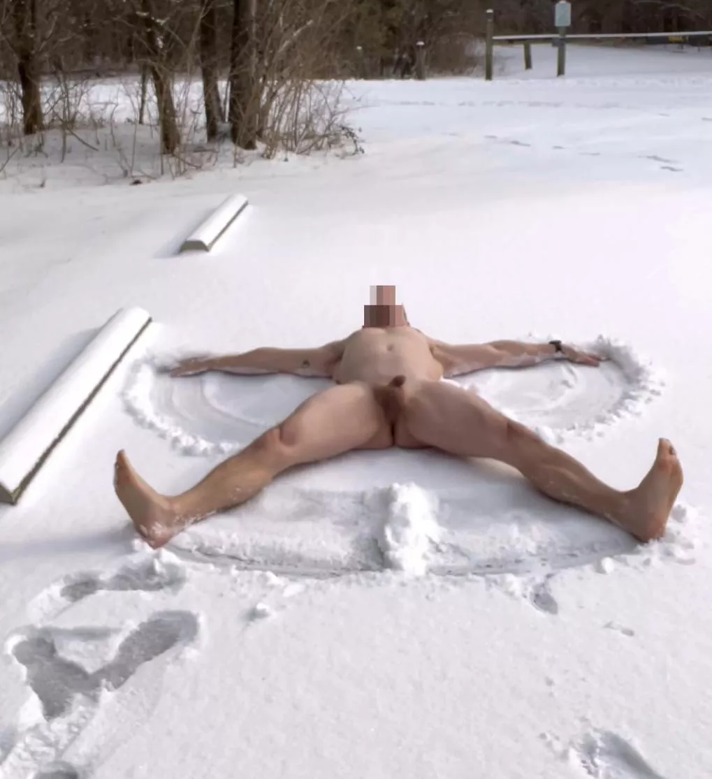 Sooooo cold! posted by publicnudefan