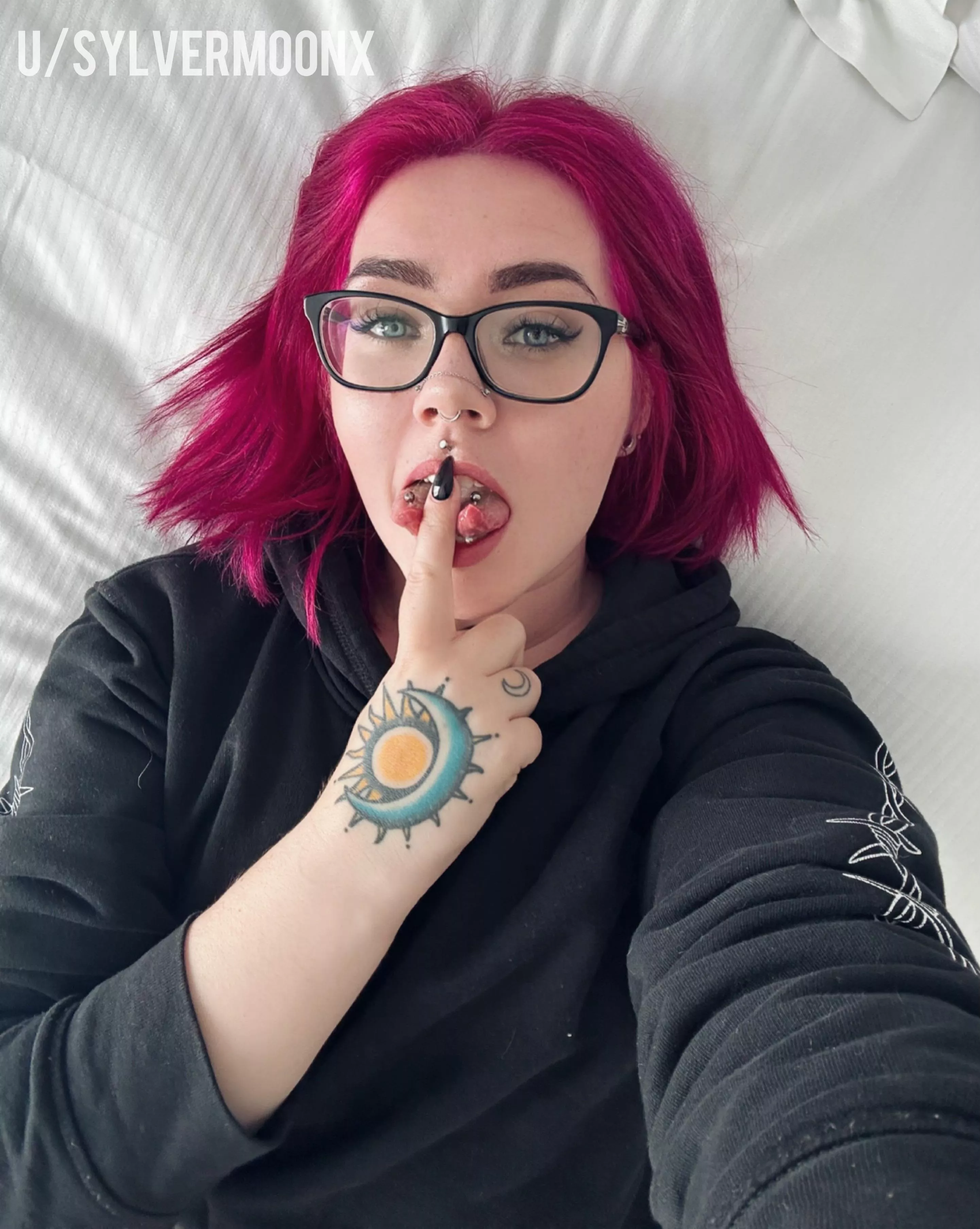 split tongues are fun, fyi posted by sylvermoonx