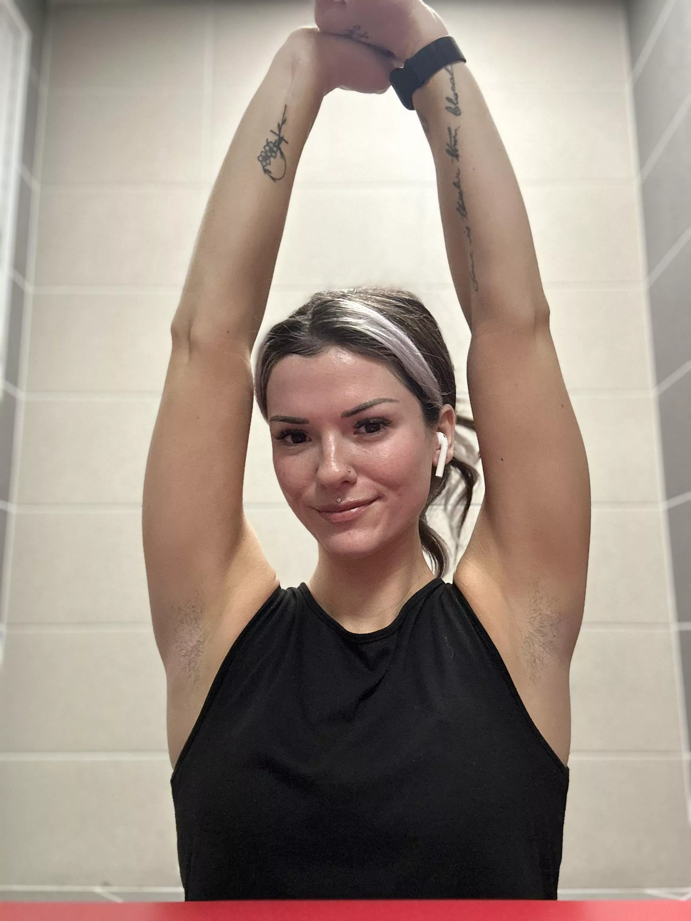 Stubble is still going posted by lolotaylor