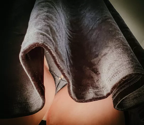 Take a peek 🫣 by CasperLenore