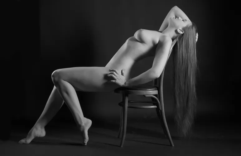 Uninhibited: Simple Black and White Nude by thetravelingmodel