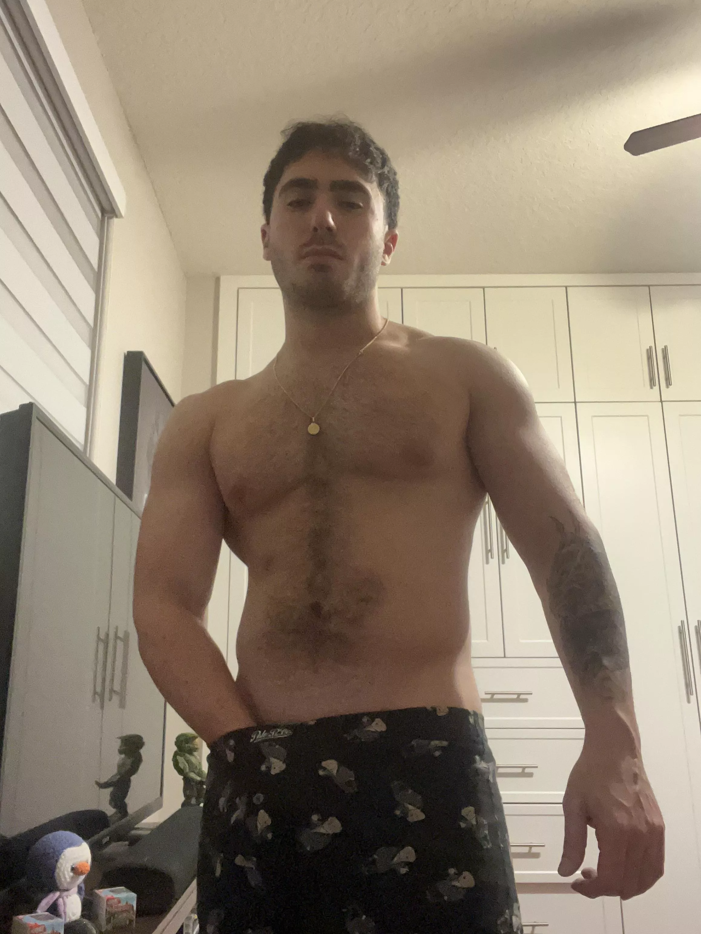 Who can help me cum? posted by peptid3god