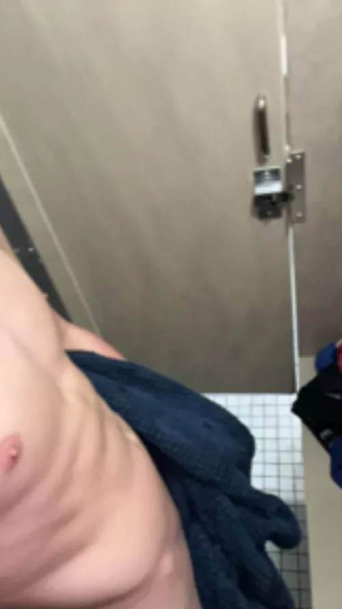 Who wanna play truth or dare by bhaddieforu