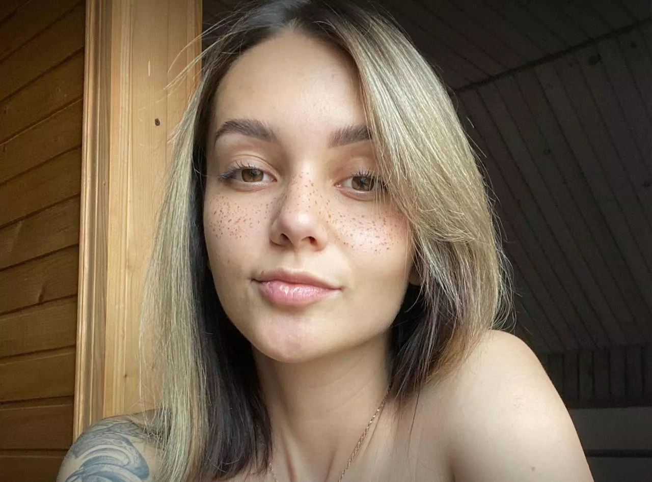 Would you like to receive nudes from me? If you leave a like I might send you ☺️ posted by opsiie