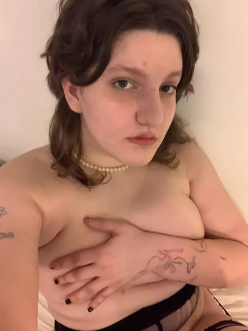 any shubby girls enjoyers? by Less_Kaleidoscope265