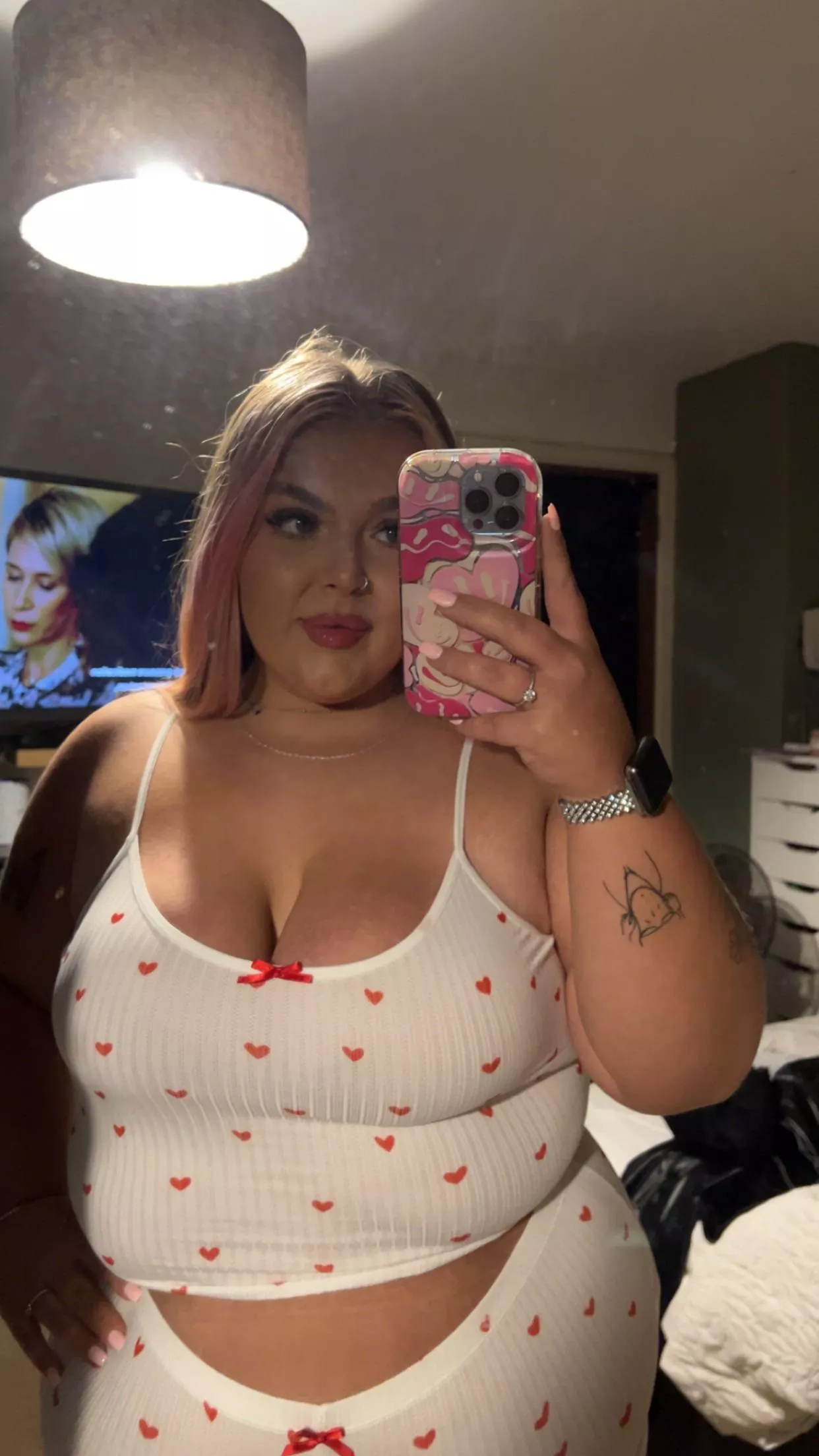 anyone wanna have some fun with a fat girl like me? posted by Careless_Bowl_7534