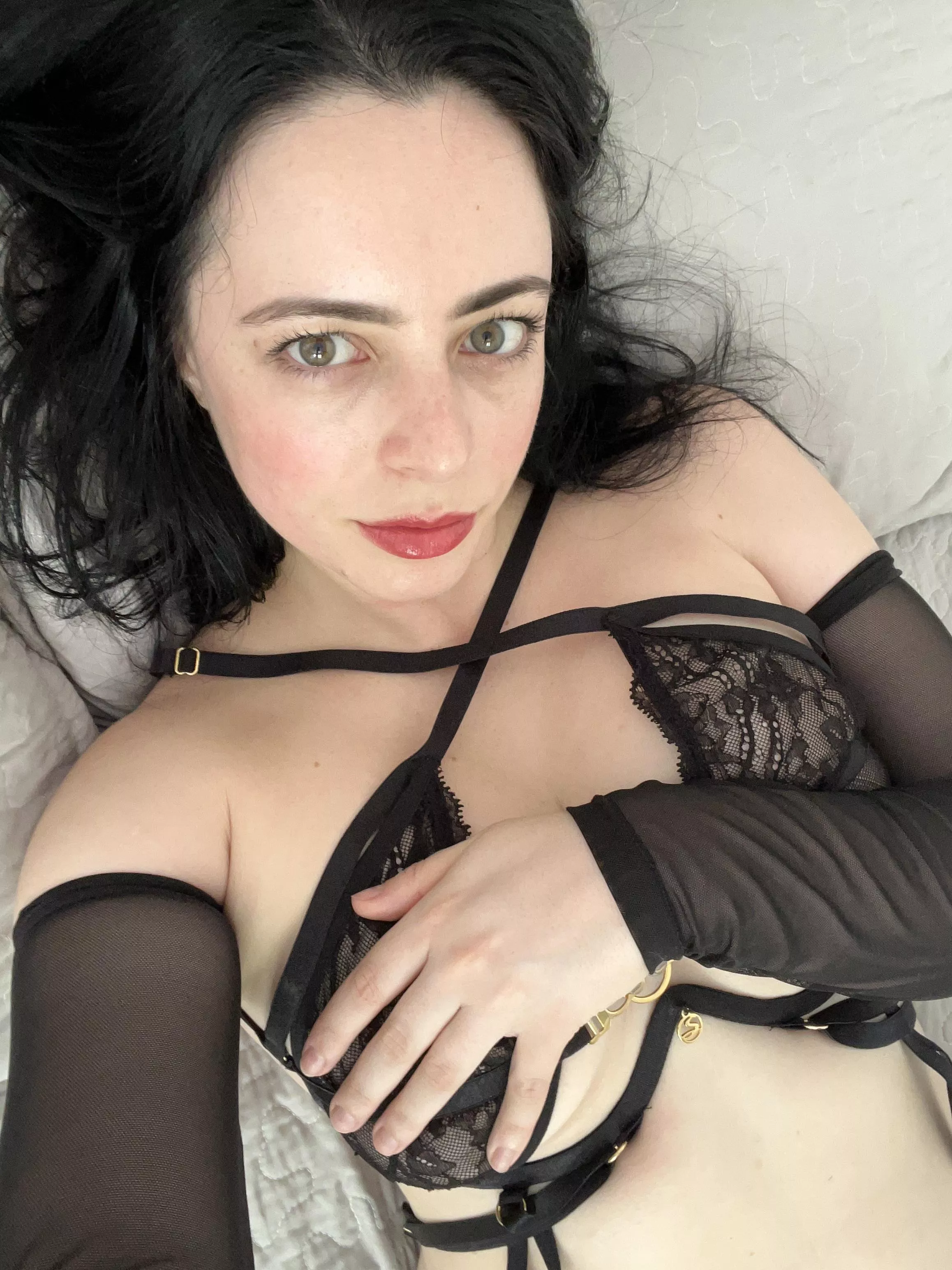 Are smart and kinky girls your type? posted by luisathorne