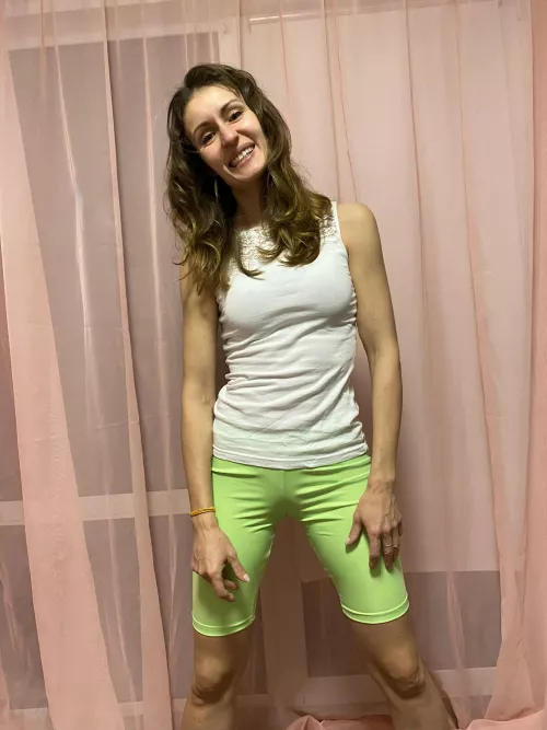 Athletic milf decided to take evening photos (F30) by Viki_soul