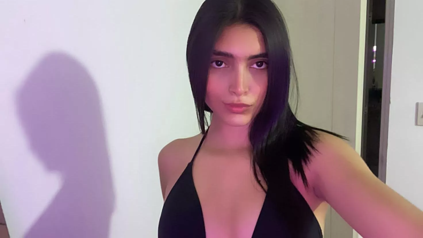 Beautiful in black IUTR posted by mrjamessimIn_S