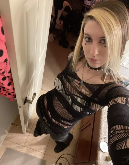 can we bring back posing like myspace scene queens? by futchmoder