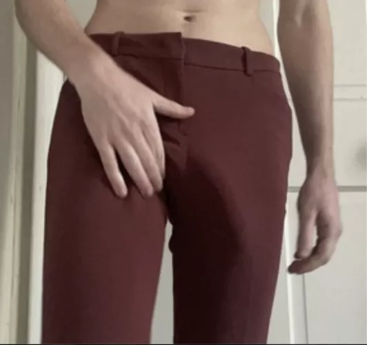 Do we think red is my color? by RecurrentBenzene