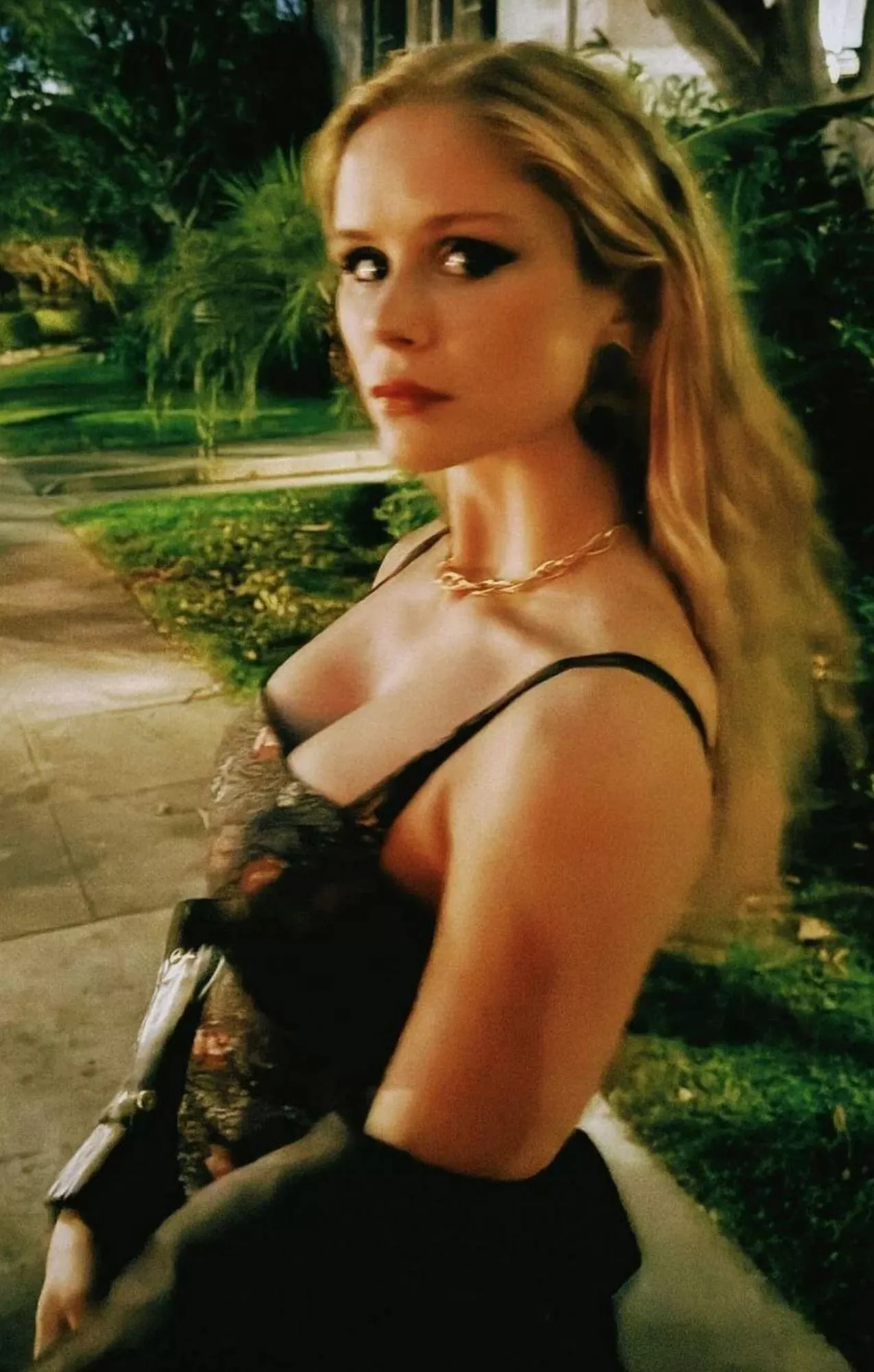 Erin Moriarty posted by No_Length_5022