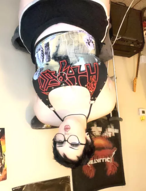 Heheh loving my pixie cut and glasses by tootyfackinfruity