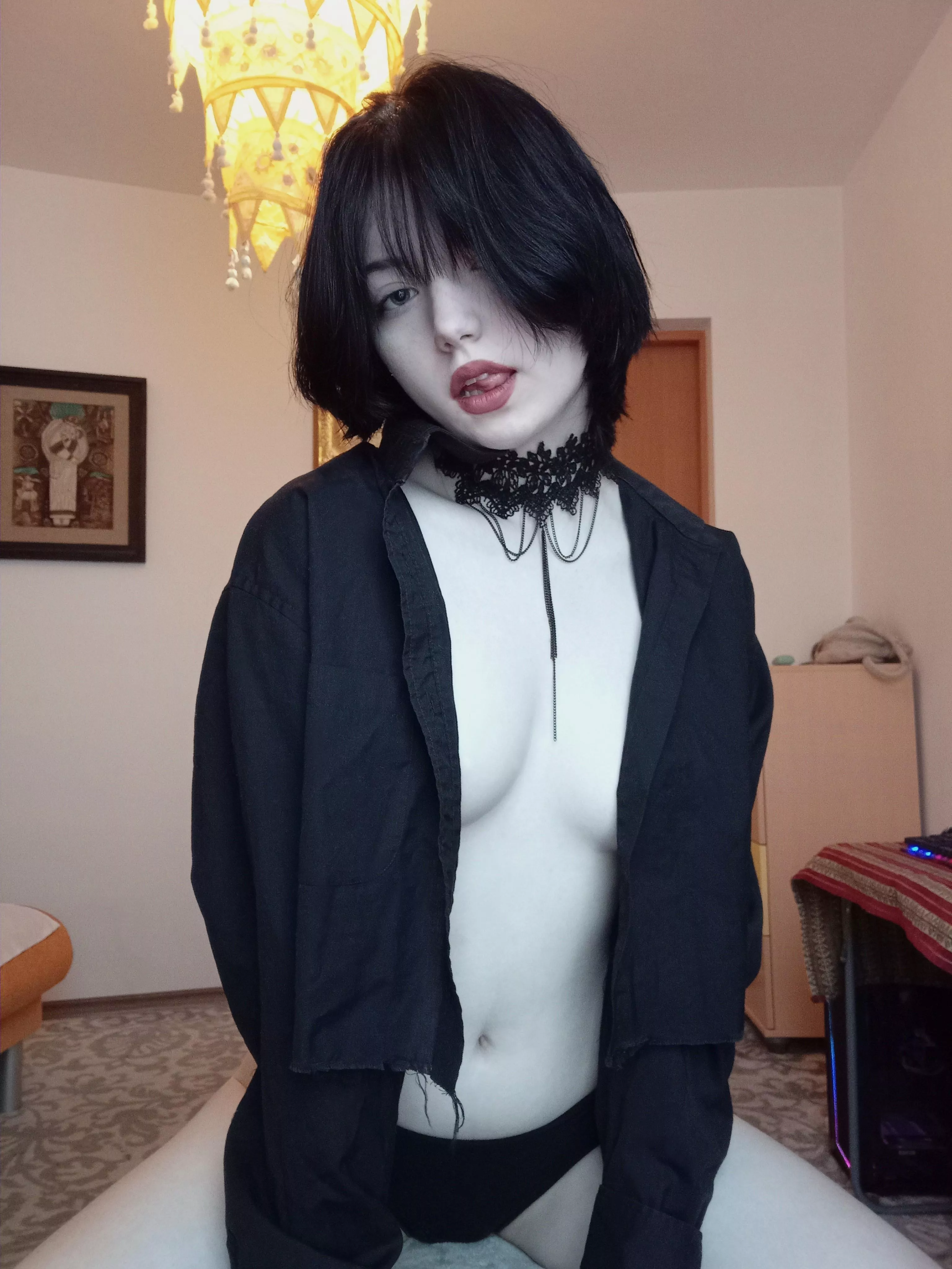 Hope I am not distracting u ;) posted by CurveAcrobatic1279