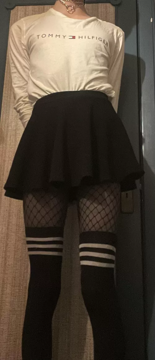 I love a simple outfit☺️ by Suicidallidiot