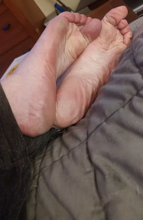 I love exercising barefoot by icing_25