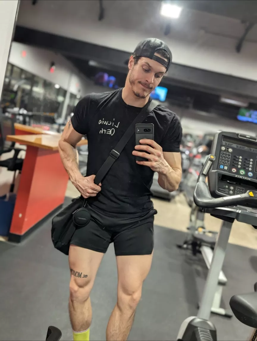 I love to be in the gym, working on myself posted by meaty_tarzan