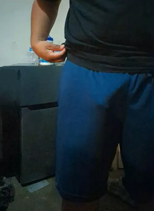 If you saw me at the grocery store what would you do? Say hi or just take a peak? by Strong_Wallaby_7228