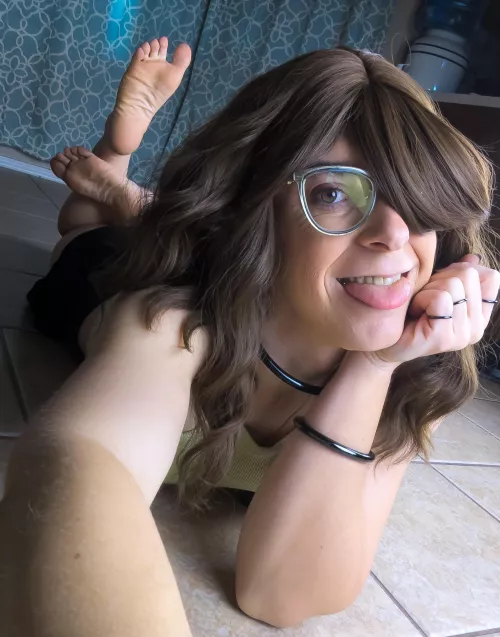 My favorite position for toe sucking by SummaryExecutions