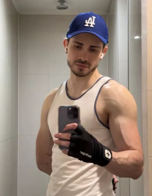 My first post reached 1k upvotes, you’re so kind thank you ☺️ by f_gb