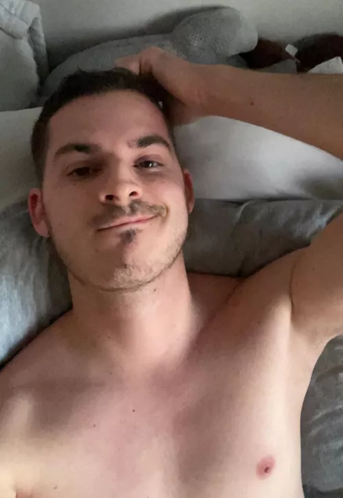 Nice rainy Sunday 🤓 by Lalalogan621