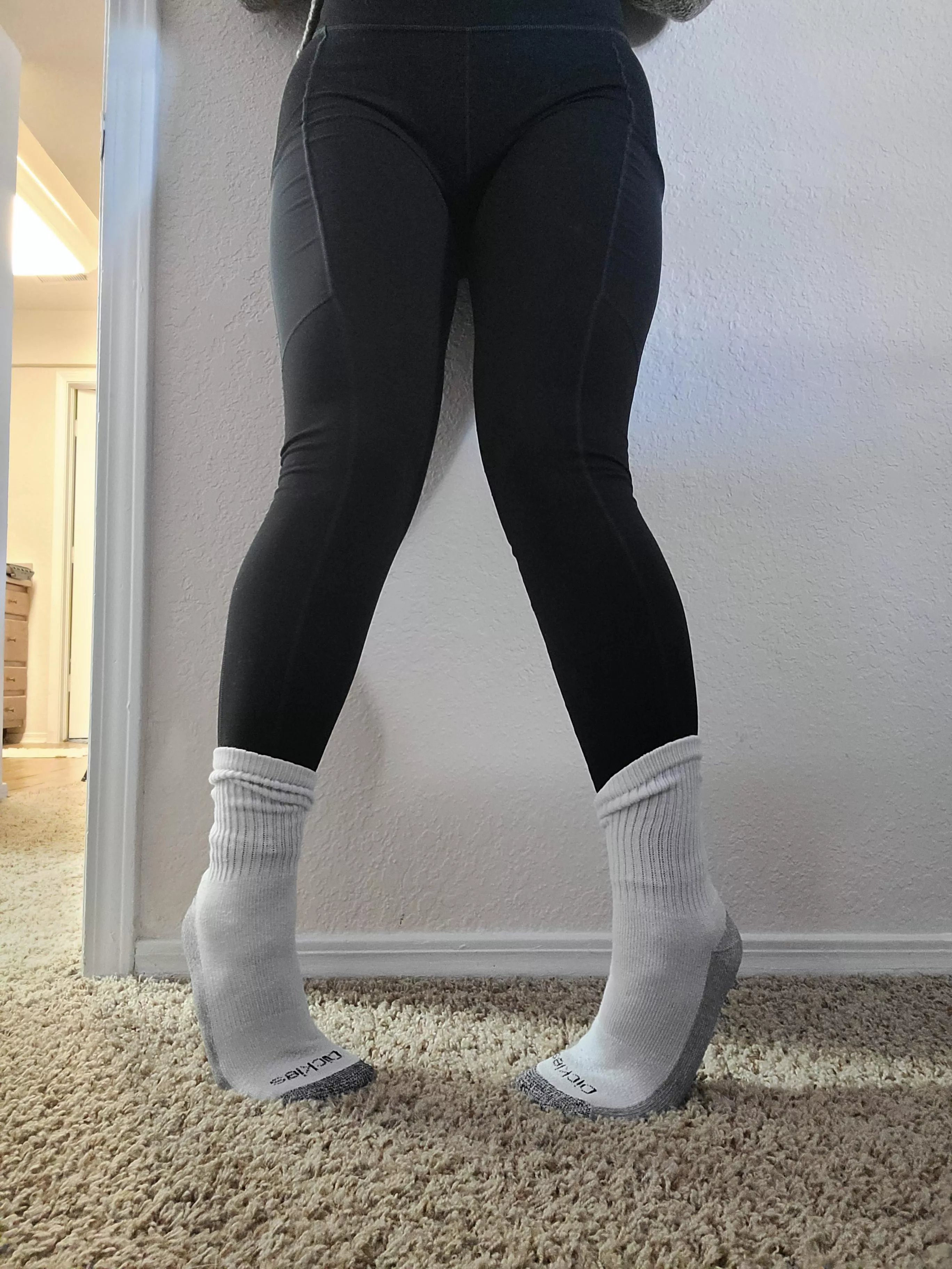 Simple black leggings while getting ready to hit the gym posted by RobynFox153