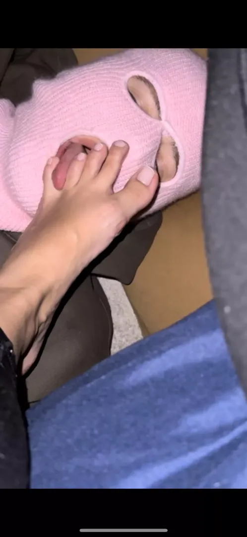 So fun having my 👣 cleaned 😈 by Solelylatinaa