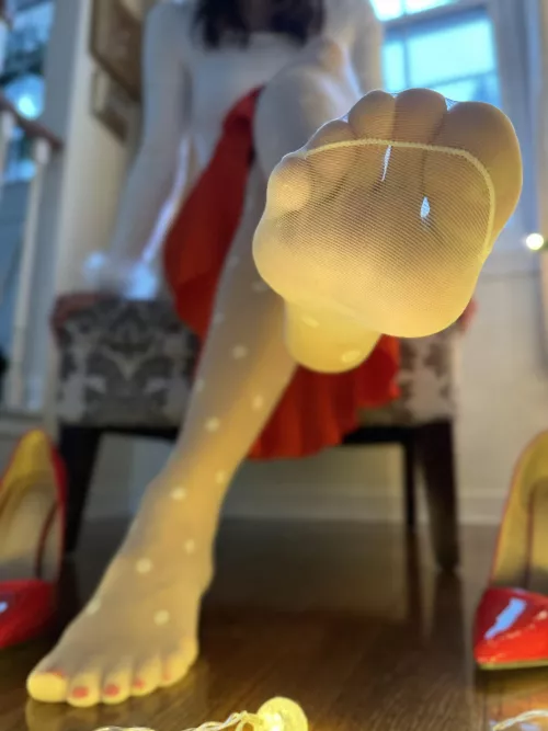 The stockings were worn by the chimney with care by pixiefeet76