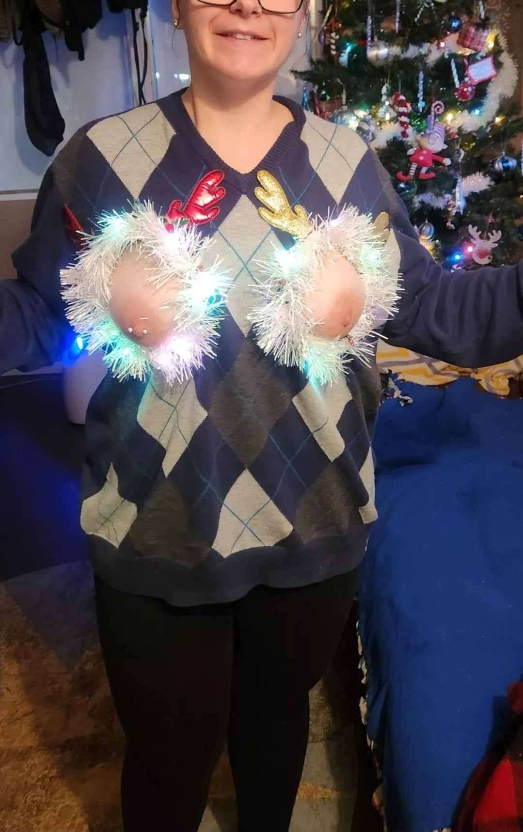 Think this will work for an ugly Christmas sweater? posted by scarreddlittlemouse