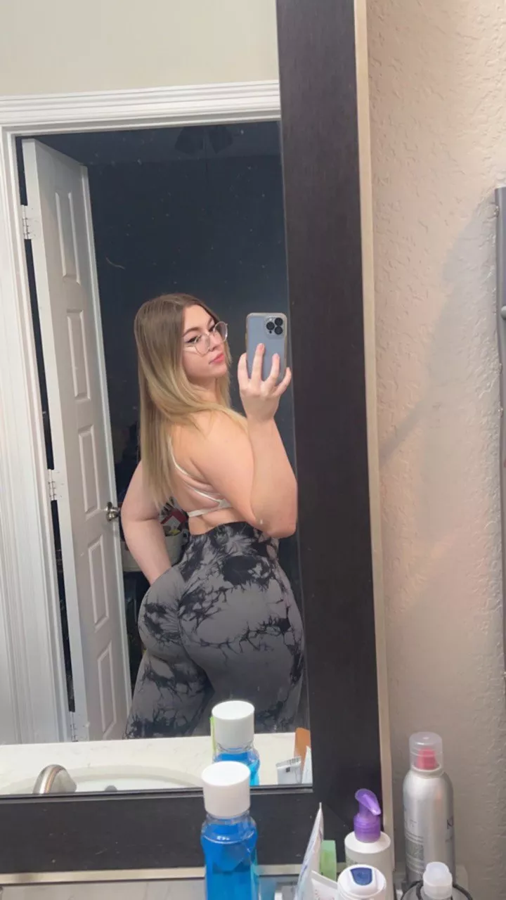 thoughts on my new leggings? posted by Artorgius17