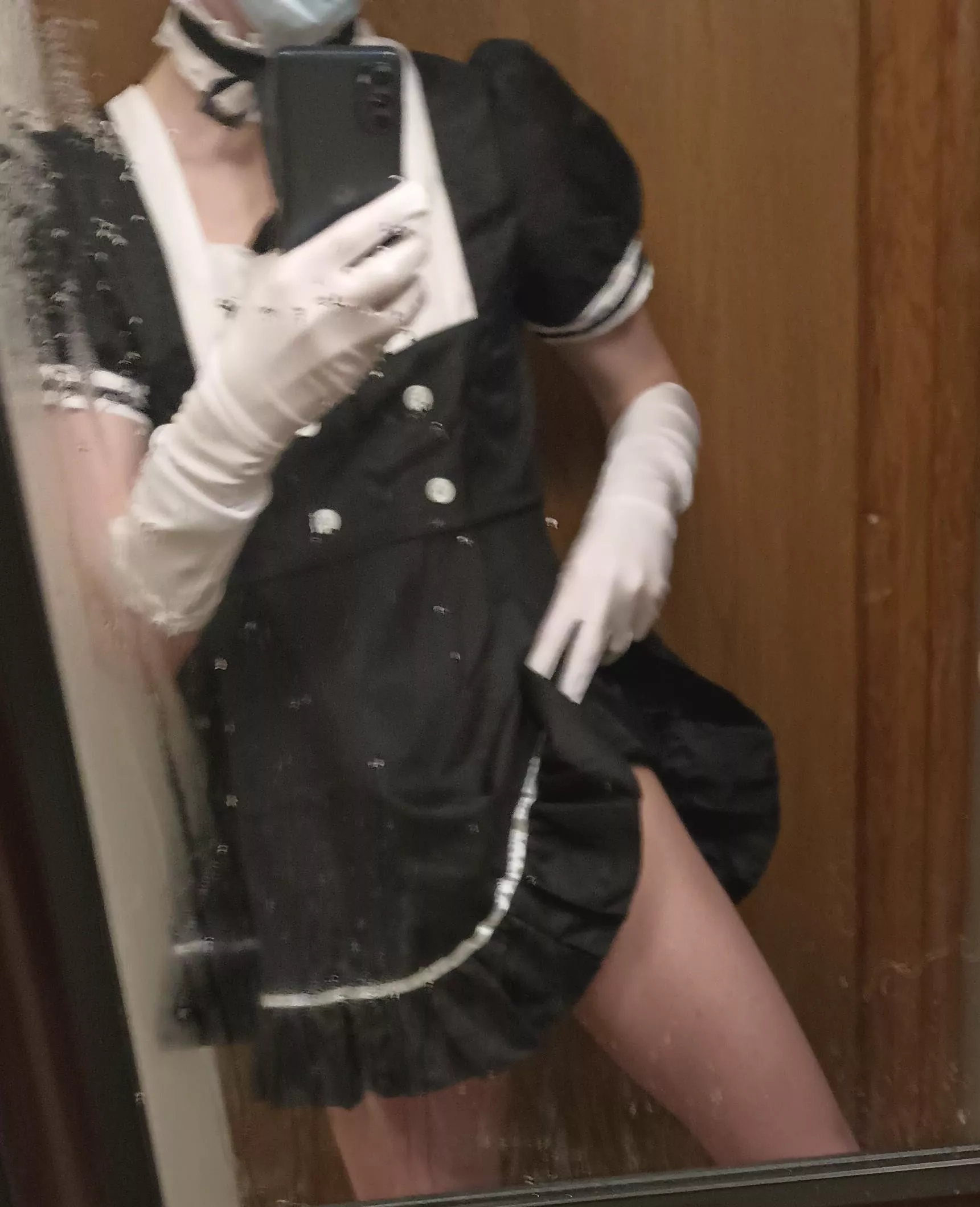 Anyone like thighs? 👀🥺 posted by Kujo_Aensland