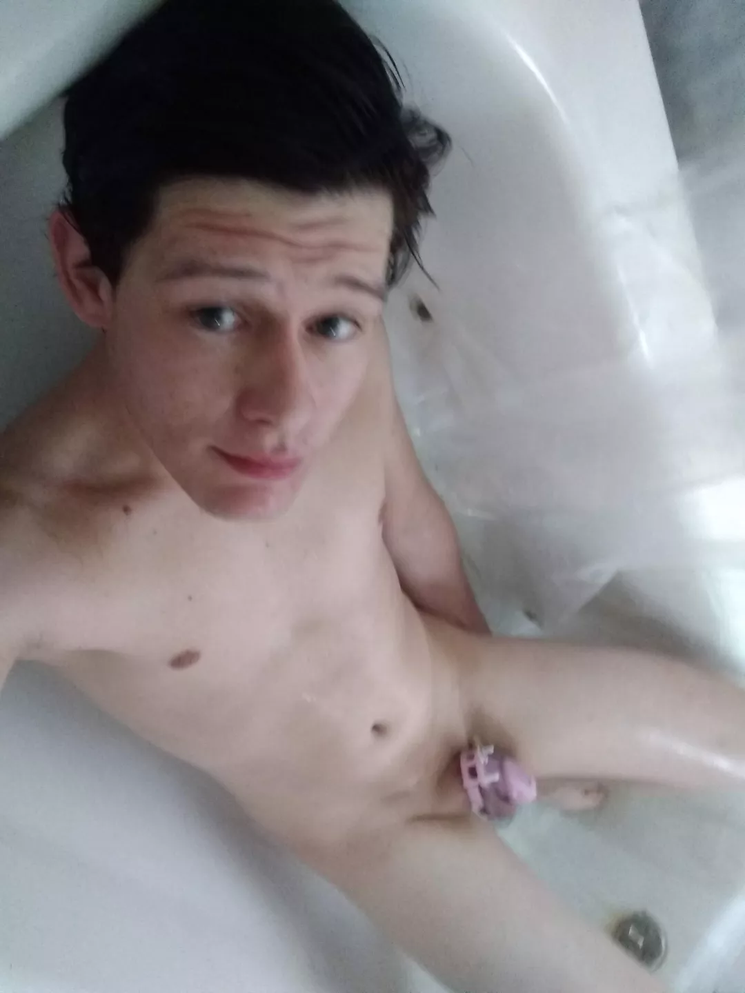 Cock hungry 🤤 DMs open posted by Serious-Milk-6620